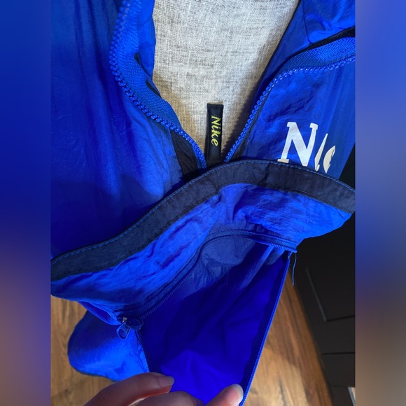 Vintage Nike windbreaker! - Picture 9 of 13